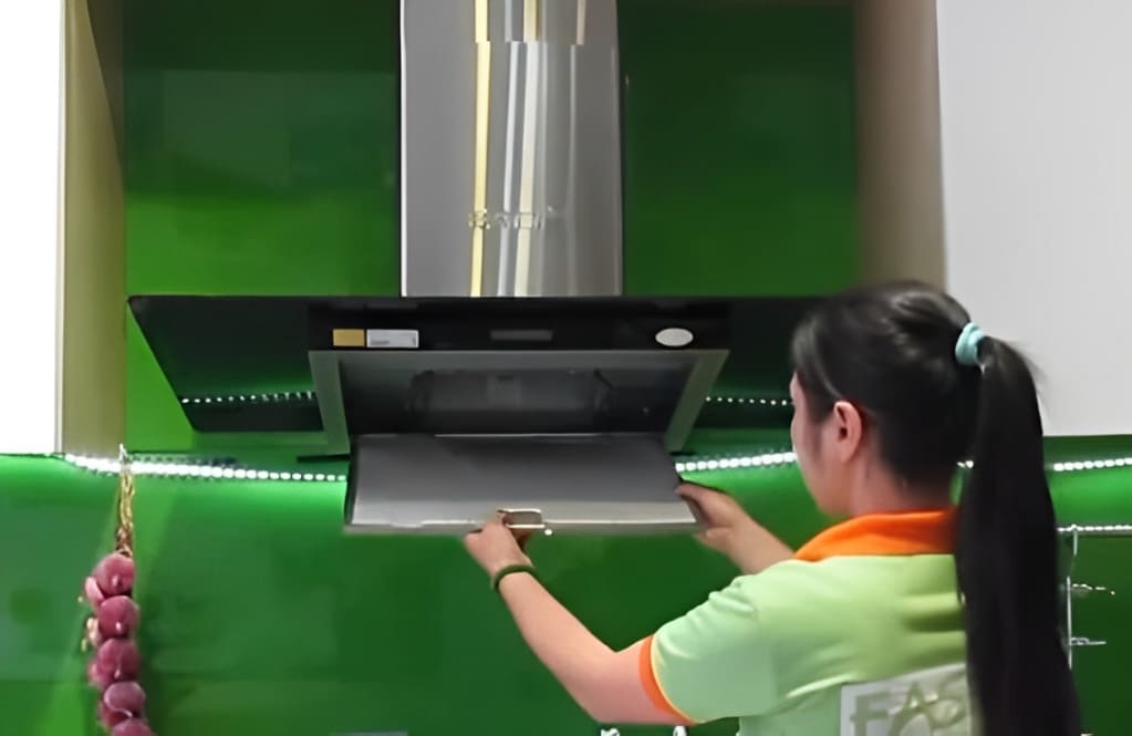 Lắp đặt và bảo trì máy hút mùi Faster